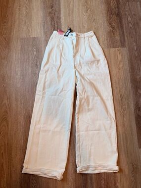 PrettyLittleThing Ecru Pleated Wide Leg Jeans